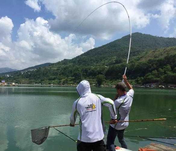 红石湖钓鱼怎么样，红石湖钓鱼怎么样啊！-第2张图片-平阳县乌魄百货商行