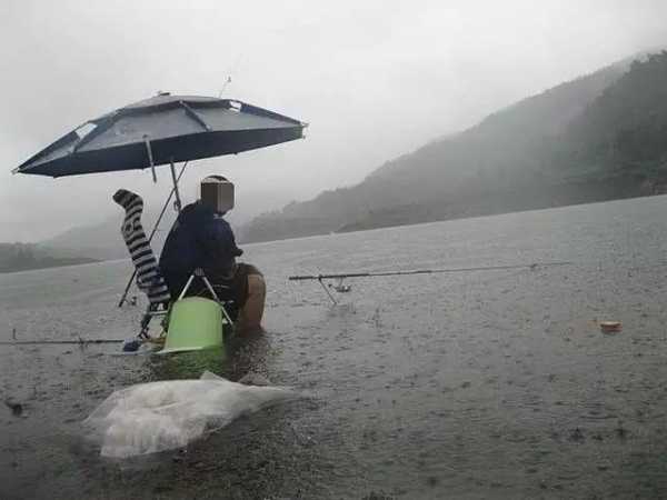 雨天钓鱼会怎么样，雨天钓鱼会怎么样吗-第1张图片-平阳县乌魄百货商行