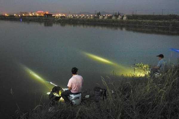 春天夜晚怎么样钓鱼，春天夜晚怎么样钓鱼好钓？-第3张图片-平阳县乌魄百货商行