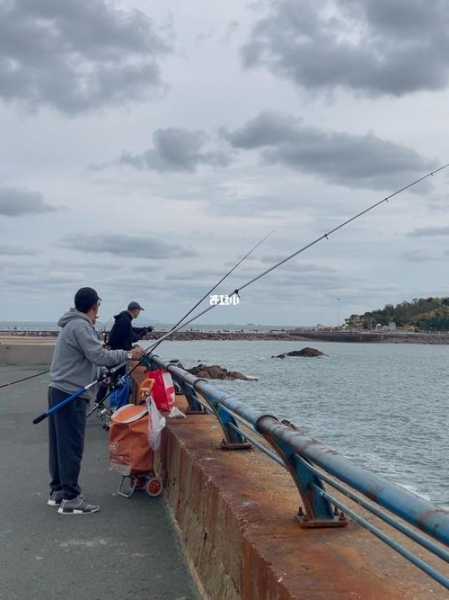 海岸大风钓鱼怎么样，海钓大风天气适合钓鱼吗！-第3张图片-平阳县乌魄百货商行