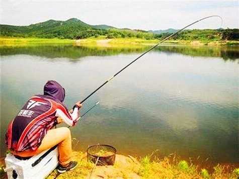 春季天冷钓鱼怎么样，春天冷钓鱼钓深还是浅？-第2张图片-平阳县乌魄百货商行